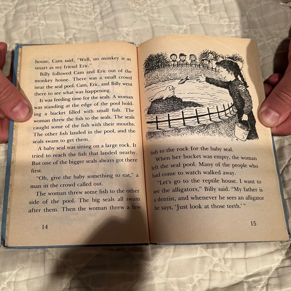 Cam Jansen and the mystery at the monkey house - Picture 5 of 9